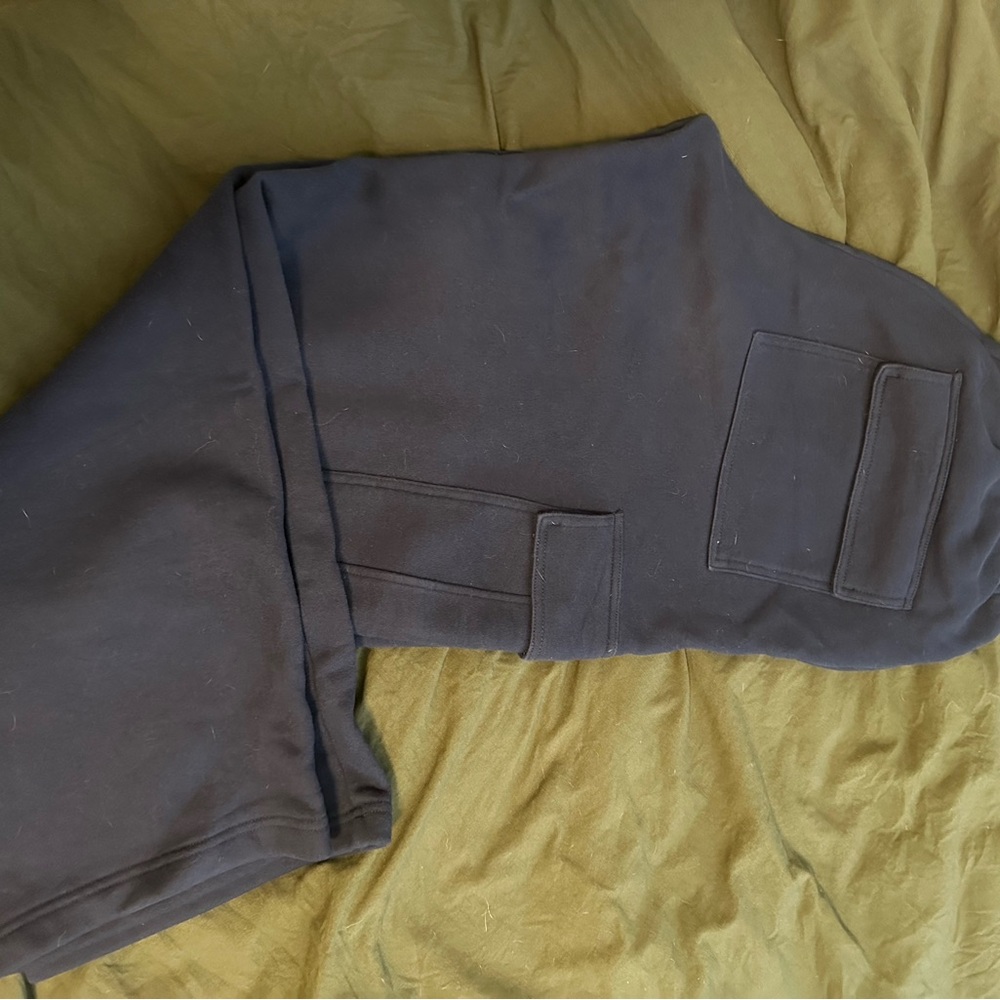 Navy Aritzia TNA SweatFleece Cargo Sweatpants - Picture 2 of 5